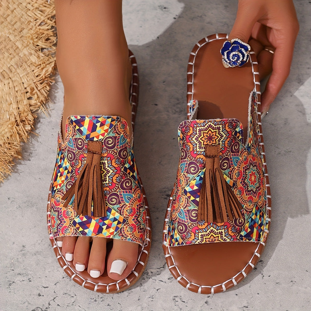 Women's Tassel Decorated Flat Sandals