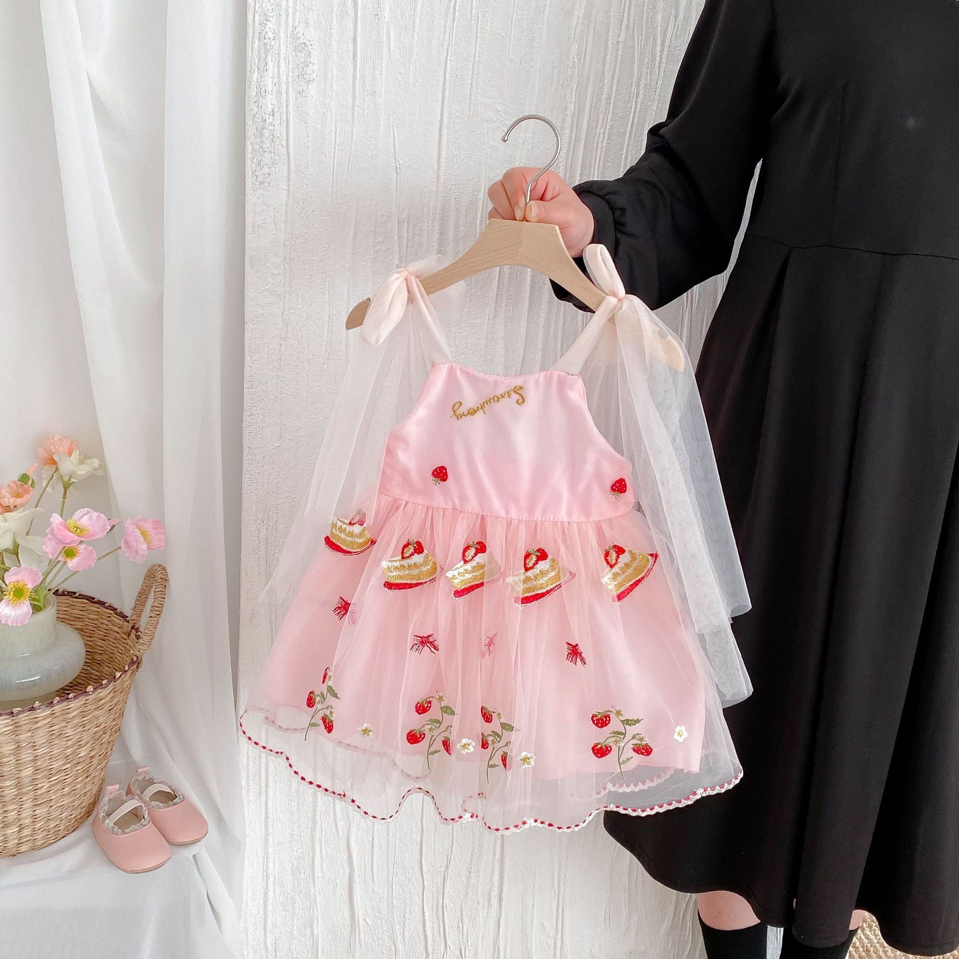 Girls' Sleeveless Lace Embroidery Mesh Princess Dress