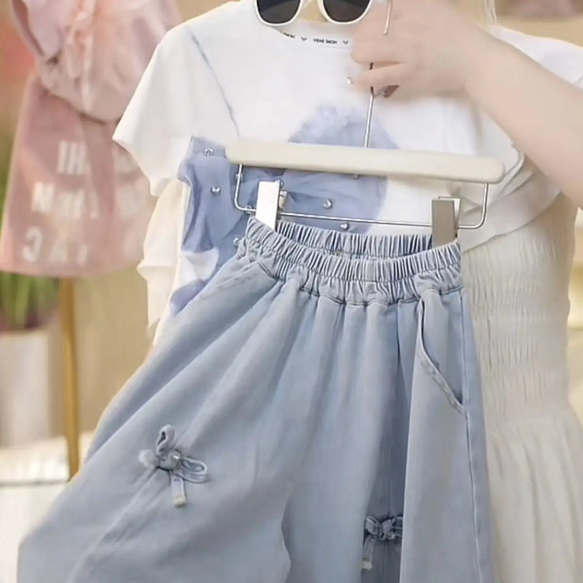 2025 Summer Girls Three-dimensional Bow Round Neck Solid Color Short Sleeve Fashionable Versatile Bow Culottes Two-piece Set - Mom & Kids