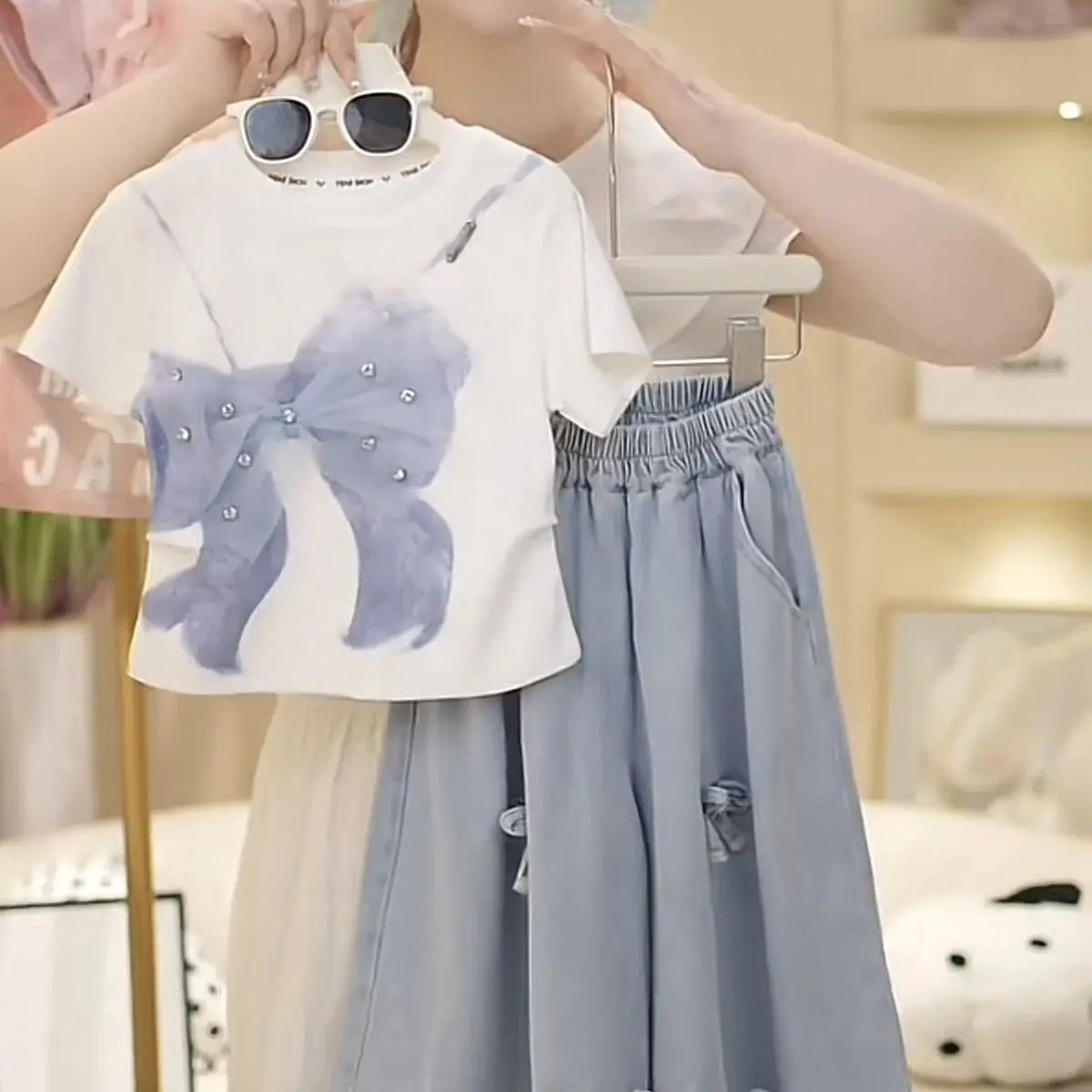 2025 Summer Girls Three-dimensional Bow Round Neck Solid Color Short Sleeve Fashionable Versatile Bow Culottes Two-piece Set - Mom & Kids