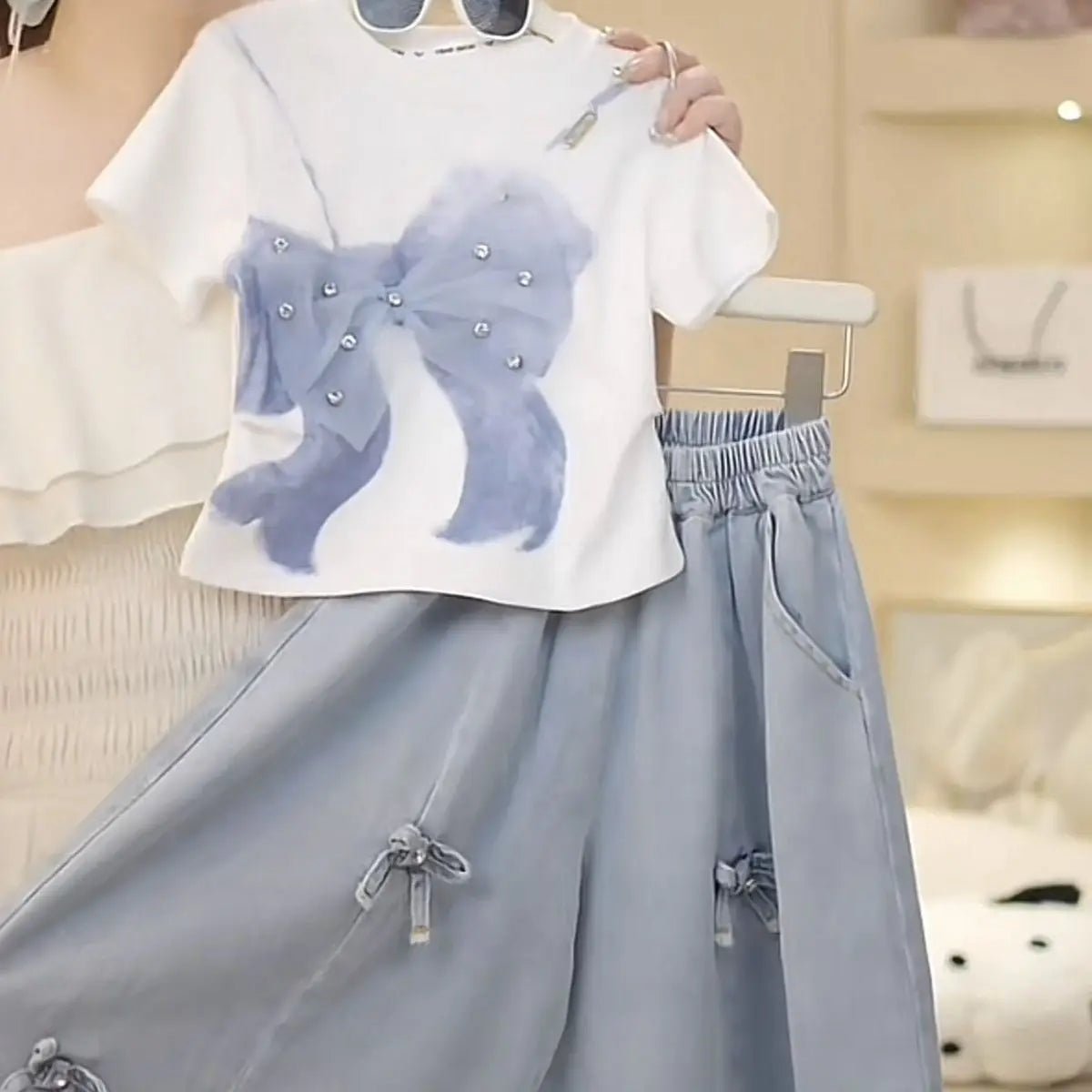 2025 Summer Girls Three-dimensional Bow Round Neck Solid Color Short Sleeve Fashionable Versatile Bow Culottes Two-piece Set - Mom & Kids