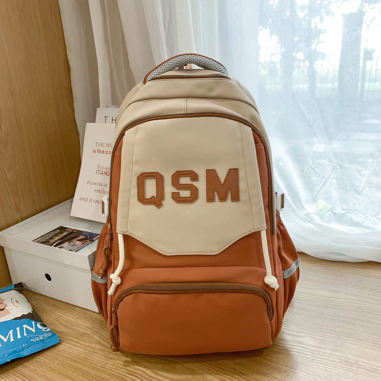 Lightweight Spine-protective Backpack