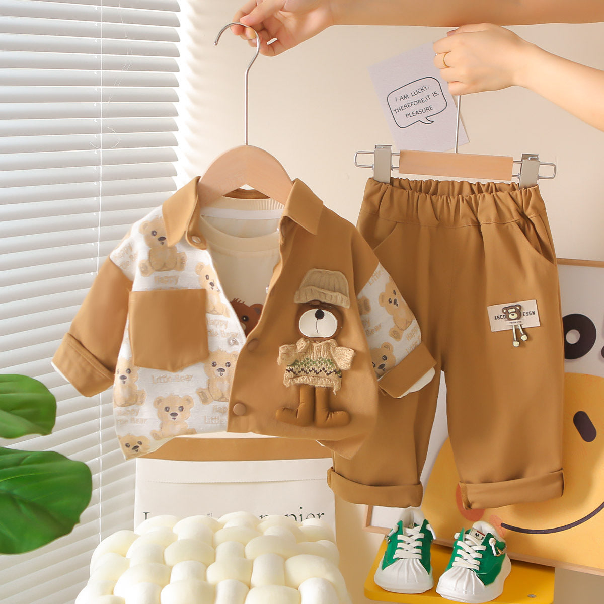 2025 Boys' Spring and Autumn Color Block Outfits Baby Clothes Boys' Autumn Three-Piece Set Wholesale from Source Factory