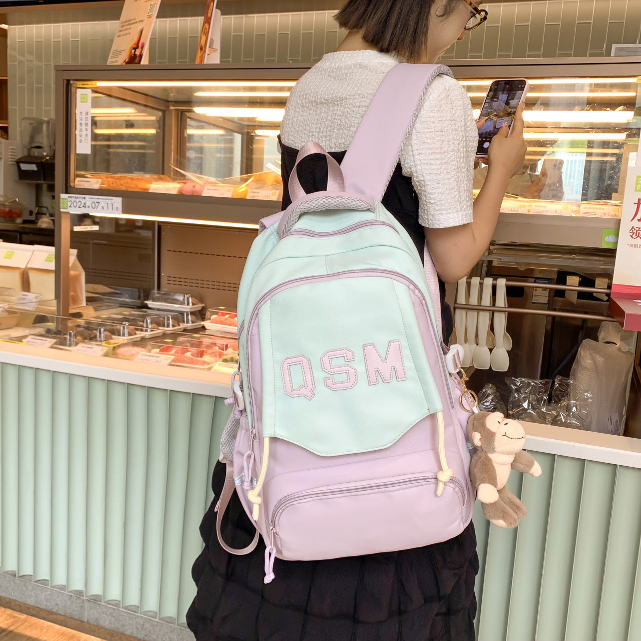 Lightweight Spine-protective Backpack