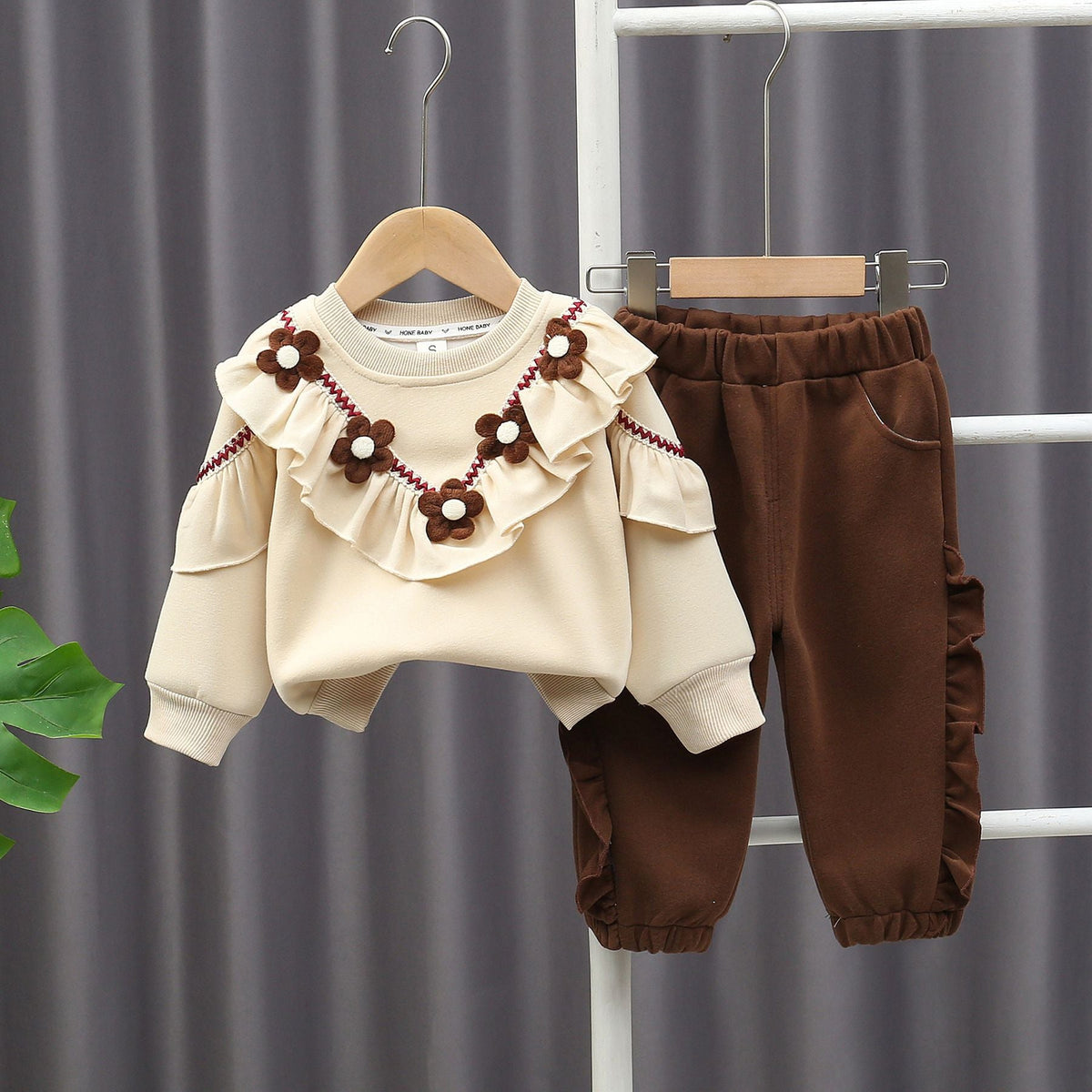 Girls Autumn suit Spring and Autumn 2025 New Baby Clothes Western Style Baby Girl Fashionable Long Sleeve Sweatshirt Two-Piece Set