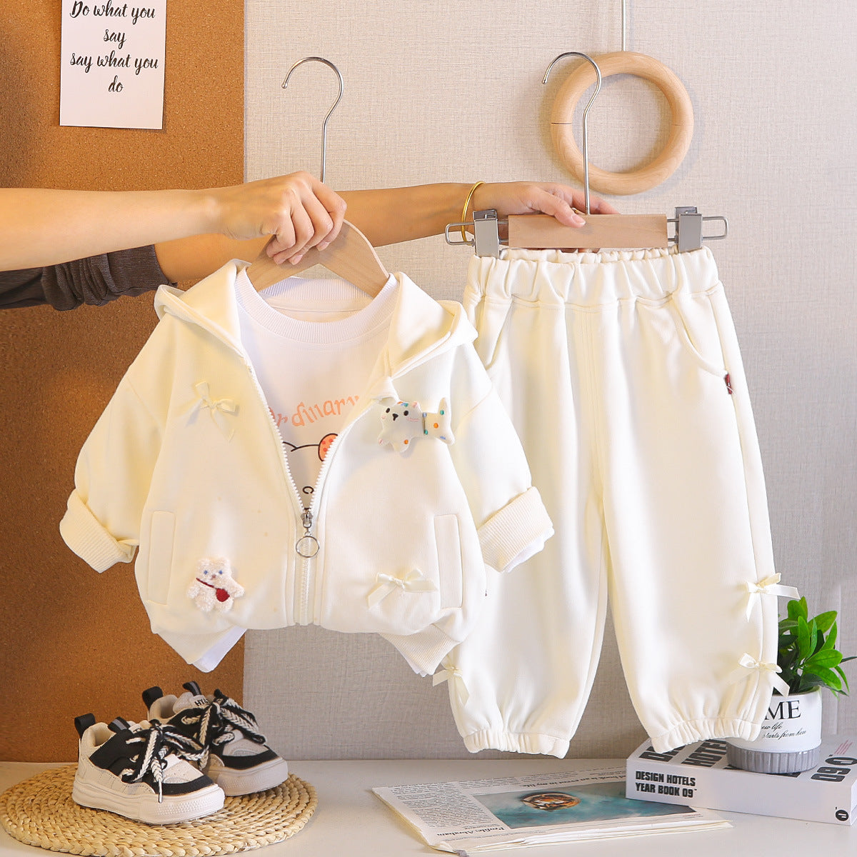 2026 New Style Girls' Spring and Autumn Outfit, Children's Stylish Hooded Long-Sleeve Three-Piece Set, Trendy Baby Spring Fashion Wholesale