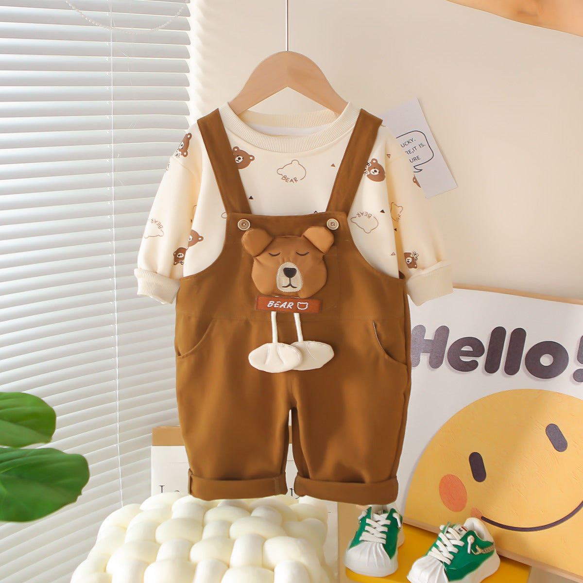 2025 Spring and Autumn New Style Baby Boy Clothes Korean Version Boys' Bear Pendant Long Sleeve Two-Piece Set Trendy
