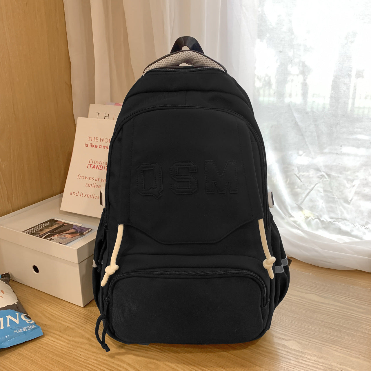 Lightweight Spine-protective Backpack