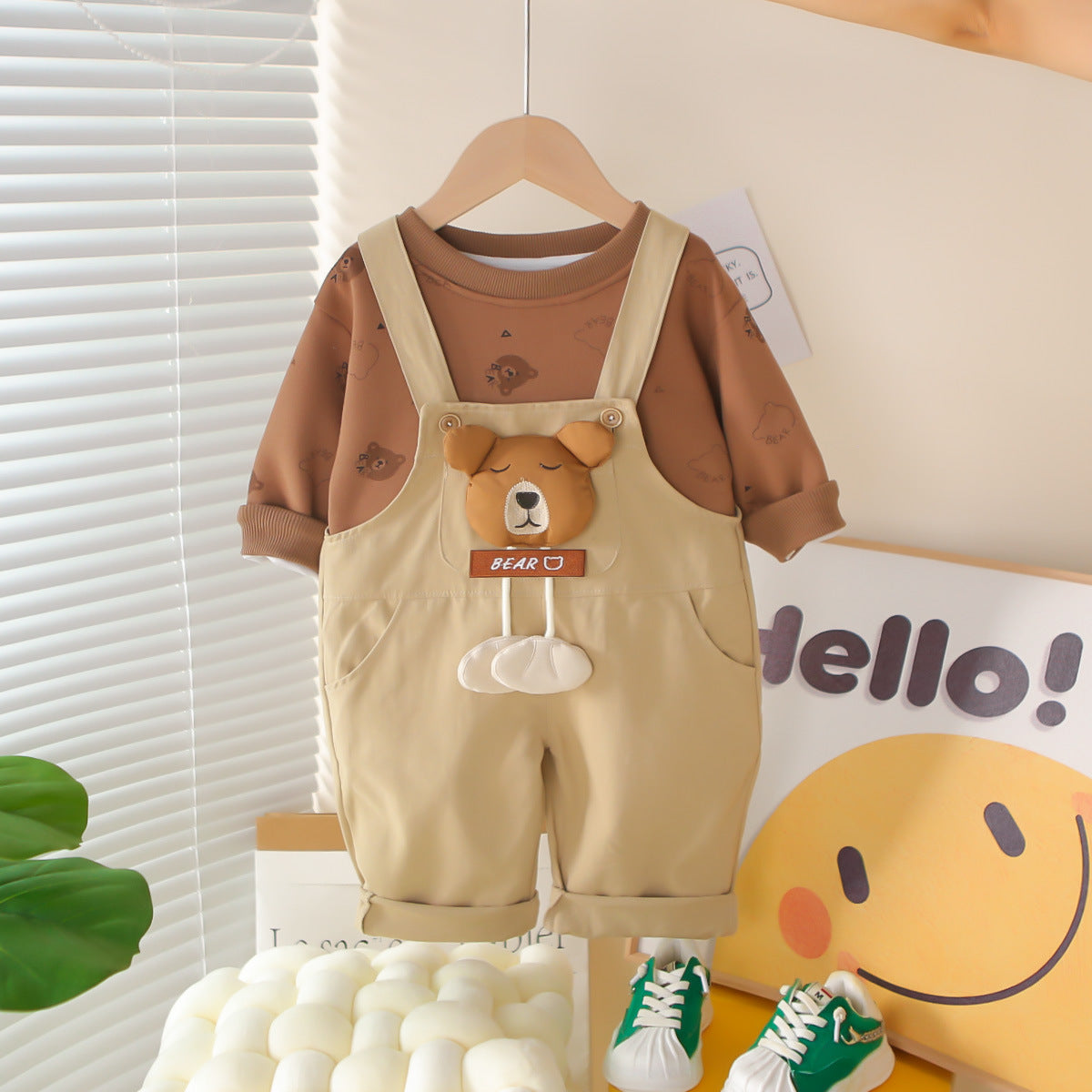 2025 Spring and Autumn New Style Baby Boy Clothes Korean Version Boys' Bear Pendant Long Sleeve Two-Piece Set Trendy