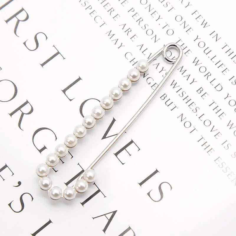 Women Trendy Popular Replica Pearl Decoration Tightening Waist Buckle Pin Coat Sweater Brooches Jewelry Accessories Girl Gift