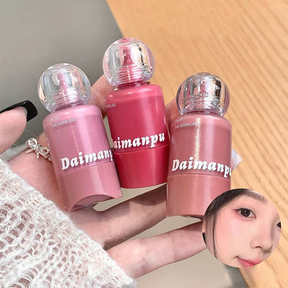 When You Put Blush in a Milk Bottle and Press It Lightly, the Makeup Becomes Clear and the Korean-Style Color Is Well Displayed, with the Color Rising up for a Light and Natural Look, and Is Easy to Apply.