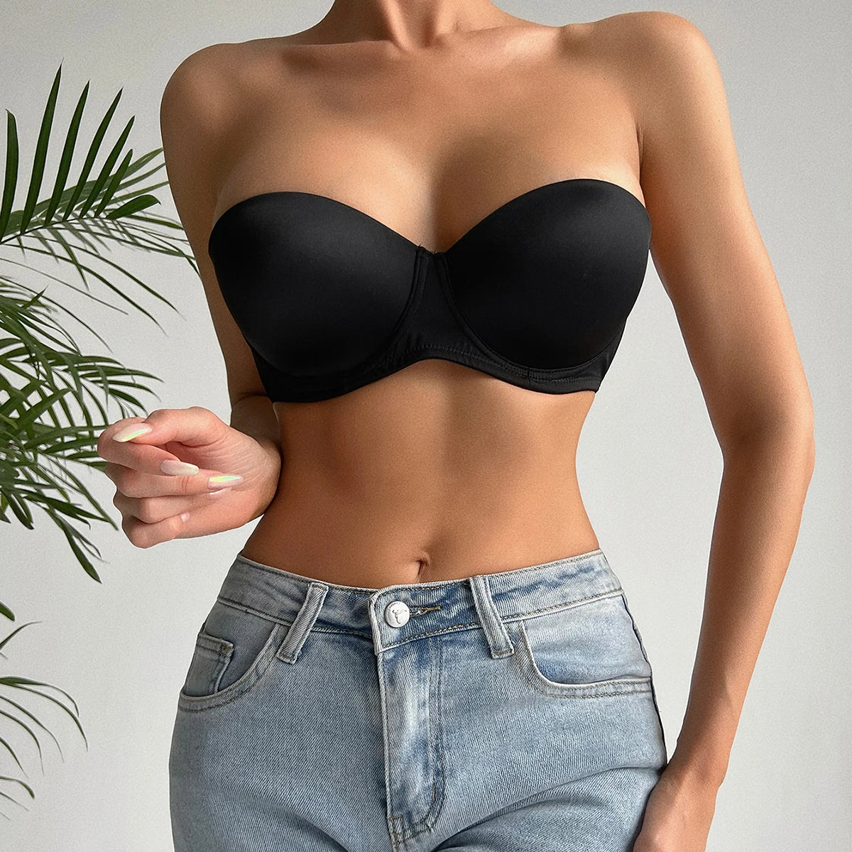 Strapless Seamless Bra 1/2 Cup Women's Underwear Fashion Invisible Bra Multiple Wearing Methods Detachable Shoulder Straps Under