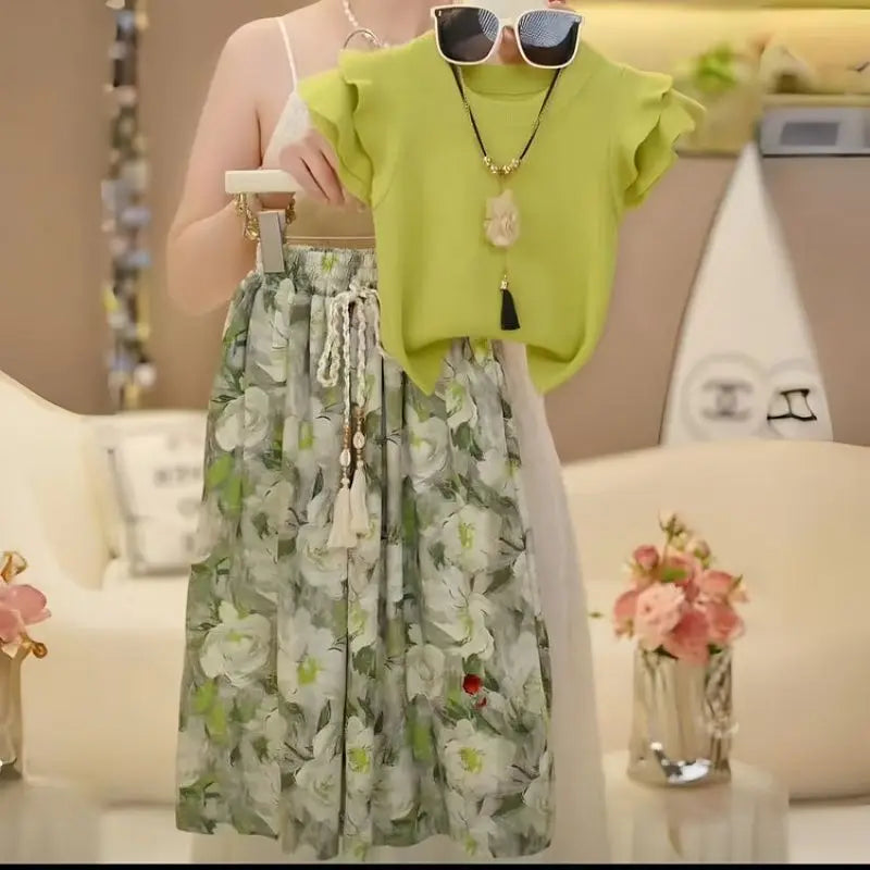 Baby Girl Summer and Spring Two Piece Set of Green Floral Pants with Flying Sleeves and Top Fashion Kids Outwear Suit