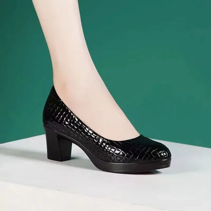 2025 Sapatos Femininas Women Fashion Round Toe Black Plaid Pattern Slip on Chick High Heel Shoes Lady Casual White Work Pumps