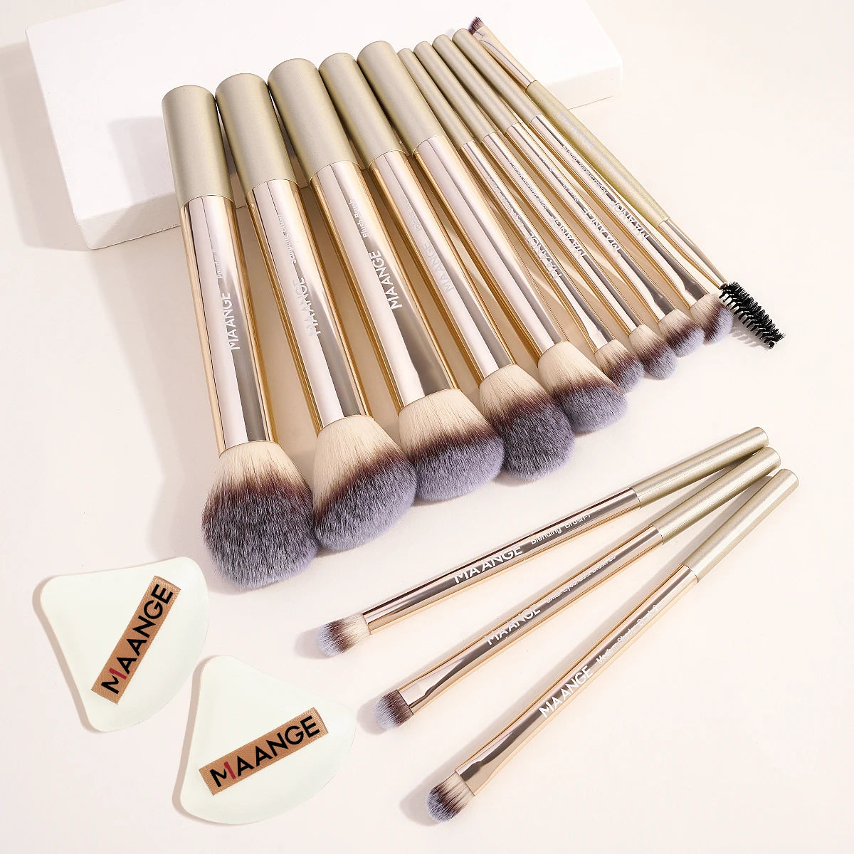 MAANGE 13pcs Premium Synthetic Hairs Makeup Brushes Soft Gentle for Foundation Eyeshadow Powder with 2pcs Air Cushion Puffs Kit