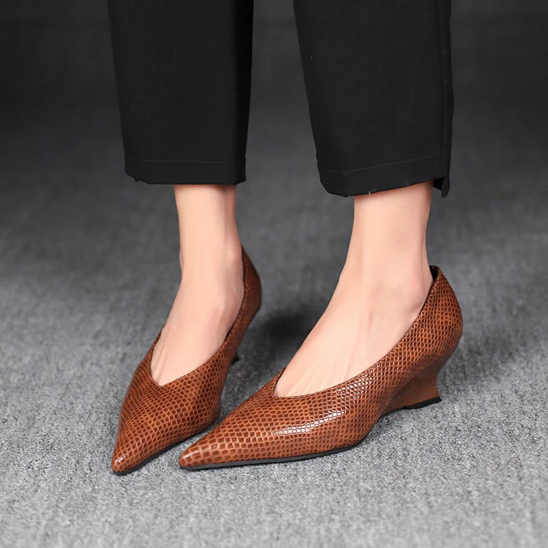 Fashionable New Pointed Anti Slip Casual Work Shoes for Spring/autumn Comfortable/elegant Temperament Plus Size Women's Shoes