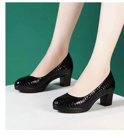 2025 Sapatos Femininas Women Fashion Round Toe Black Plaid Pattern Slip on Chick High Heel Shoes Lady Casual White Work Pumps