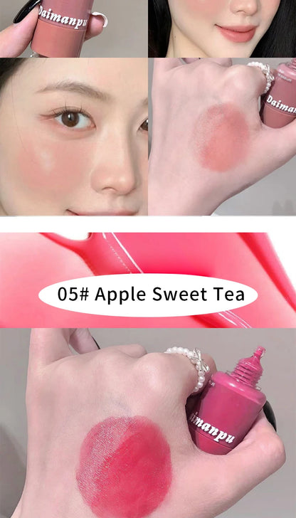 When You Put Blush in a Milk Bottle and Press It Lightly, the Makeup Becomes Clear and the Korean-Style Color Is Well Displayed, with the Color Rising up for a Light and Natural Look, and Is Easy to Apply.