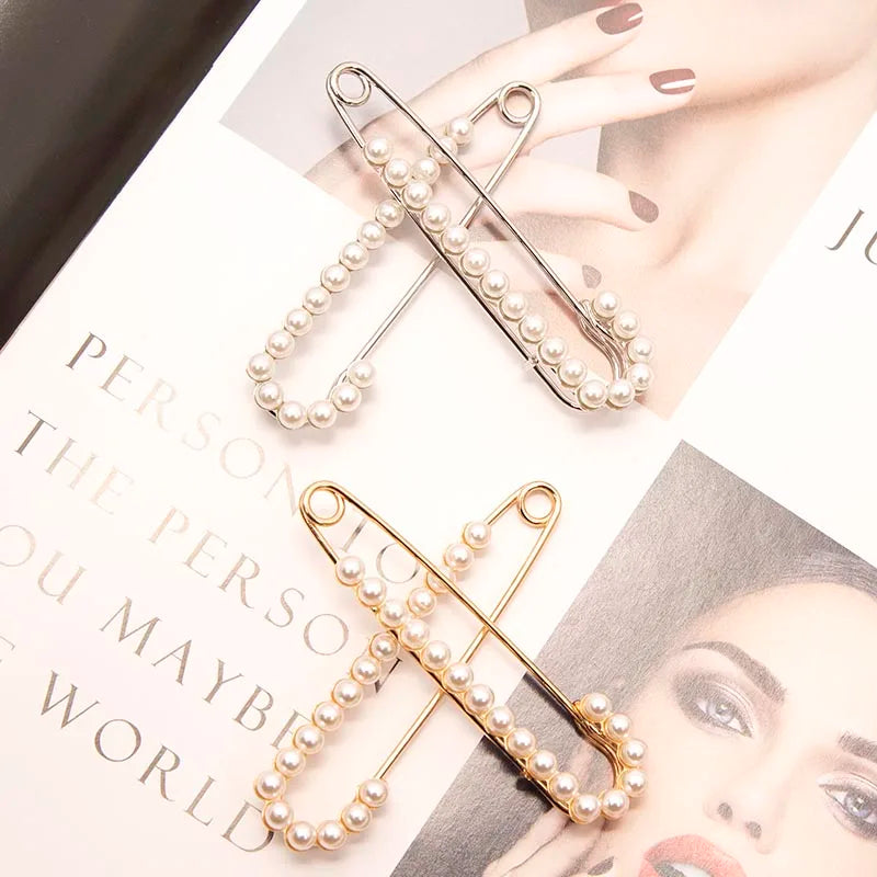 Women Trendy Popular Replica Pearl Decoration Tightening Waist Buckle Pin Coat Sweater Brooches Jewelry Accessories Girl Gift