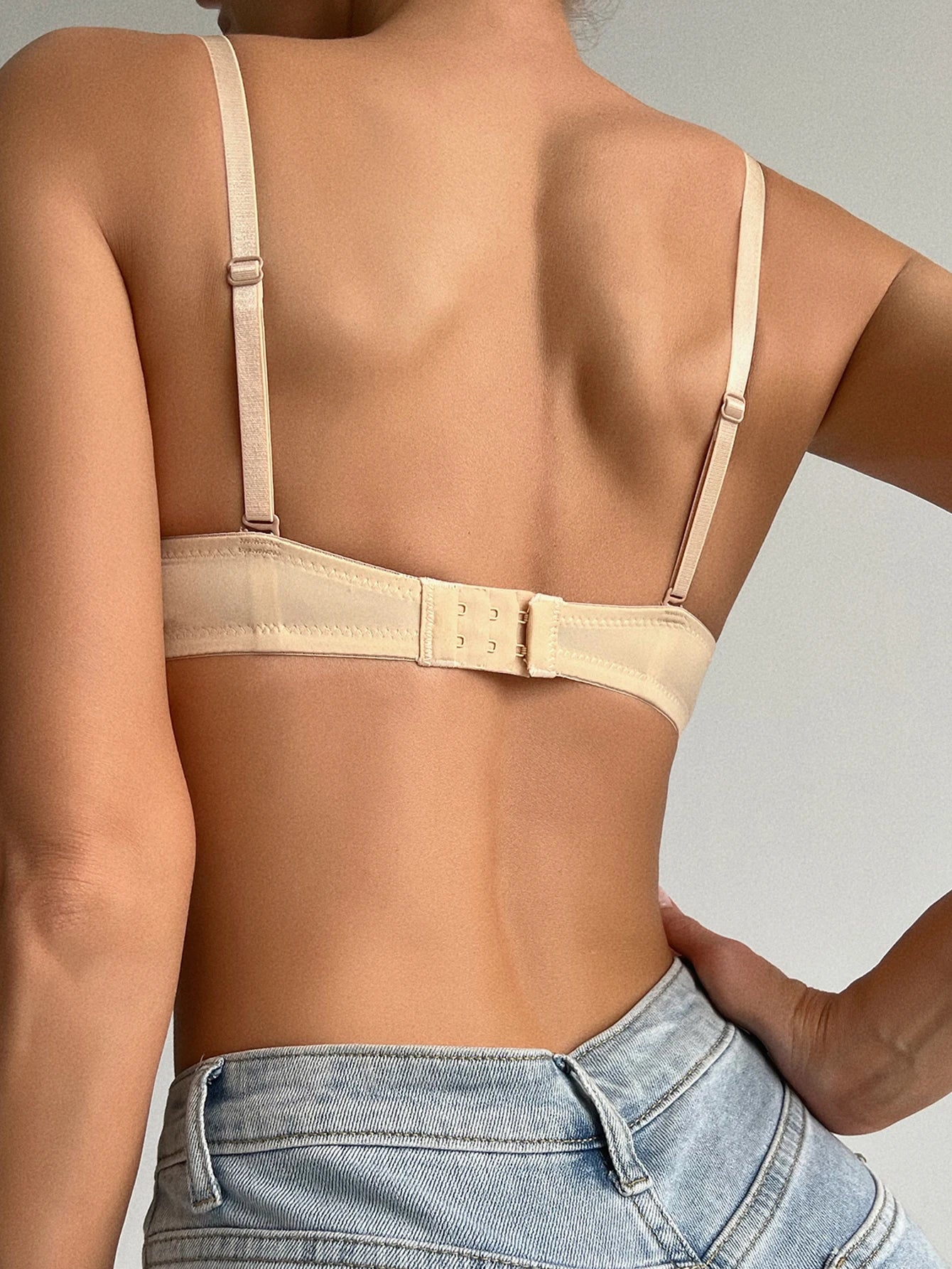 Strapless Seamless Bra 1/2 Cup Women's Underwear Fashion Invisible Bra Multiple Wearing Methods Detachable Shoulder Straps Under