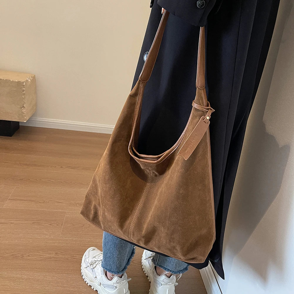 Women's Vintage Shoulder Tote Bag with large capacity, premium PU leather, zipper closure, and elegant everyday design