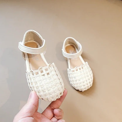 New Girls Sandals Hollow Outs Leather Shoes Kids Baby Beach Shoes Children Sandal Baby Round