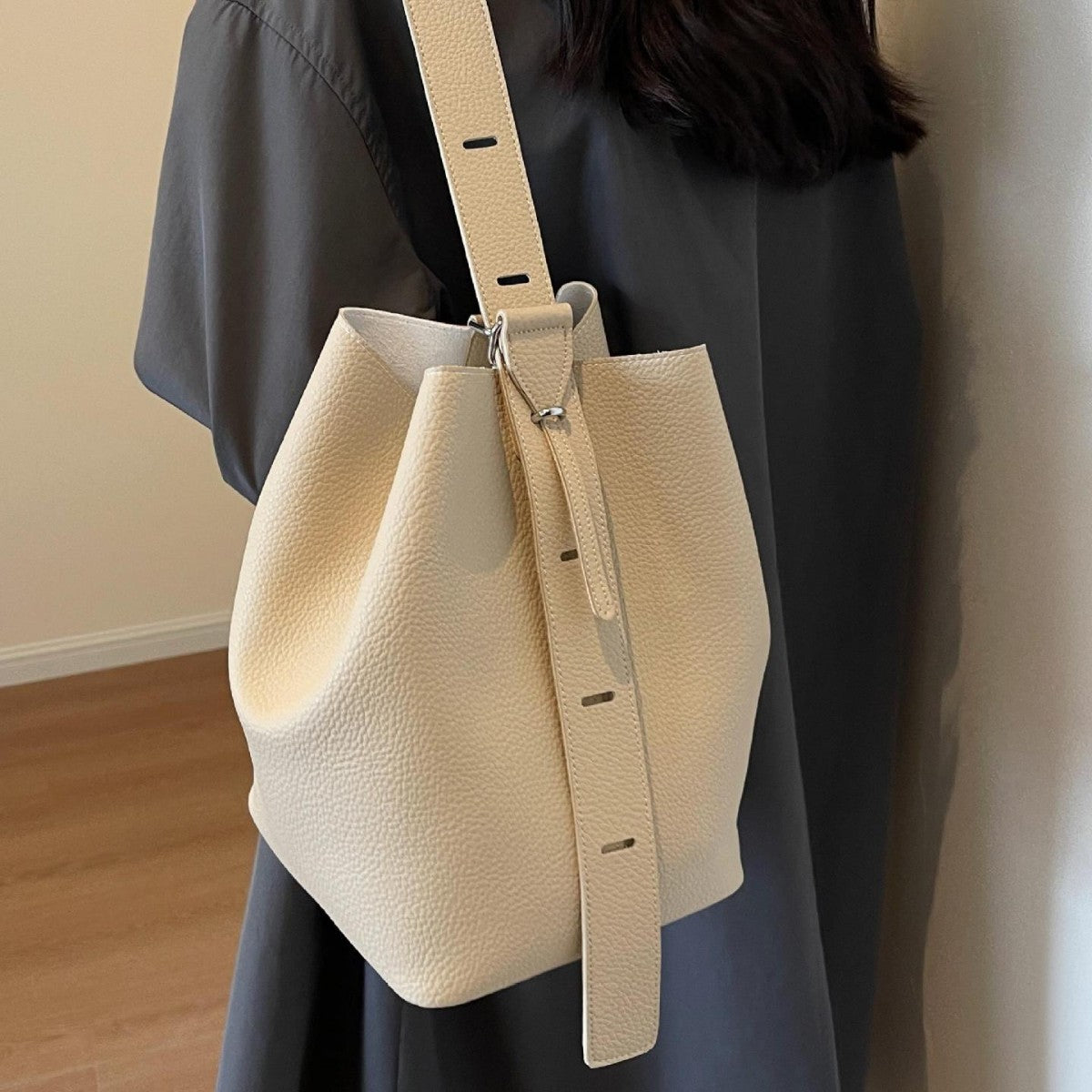 Cross-Border Super Popular Retro Simple Bucket Bag for Women 2026 New Casual Versatile Shoulder Bag Tote Bag Large Capacity…