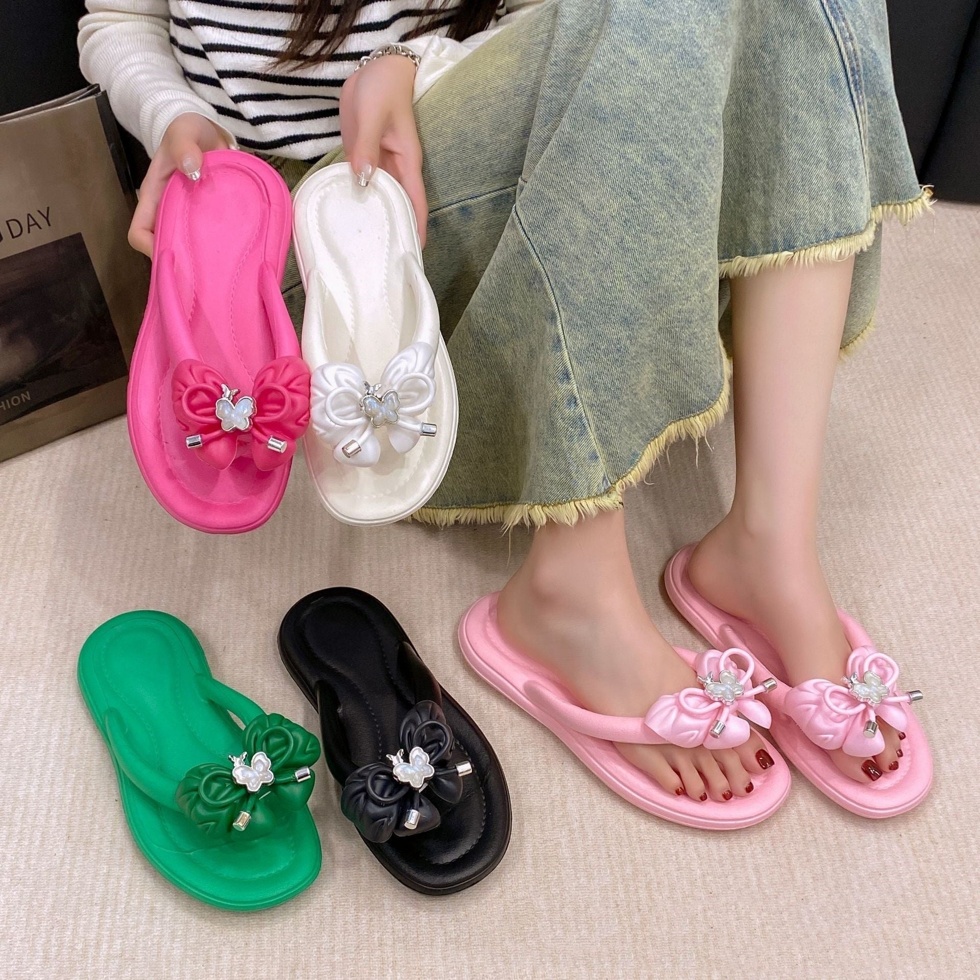 EVA Non-slip Wear-resistant Fashion All-match Women's Outdoor Slippers  (Available)