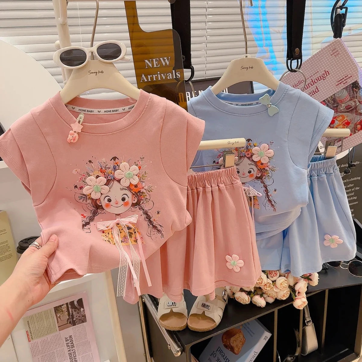 Korean Fresh Style Summer Set Cute Short Sleeve Top & High-Waist Shorts for Girls, 2-Piece Outfit - Mom & Kids