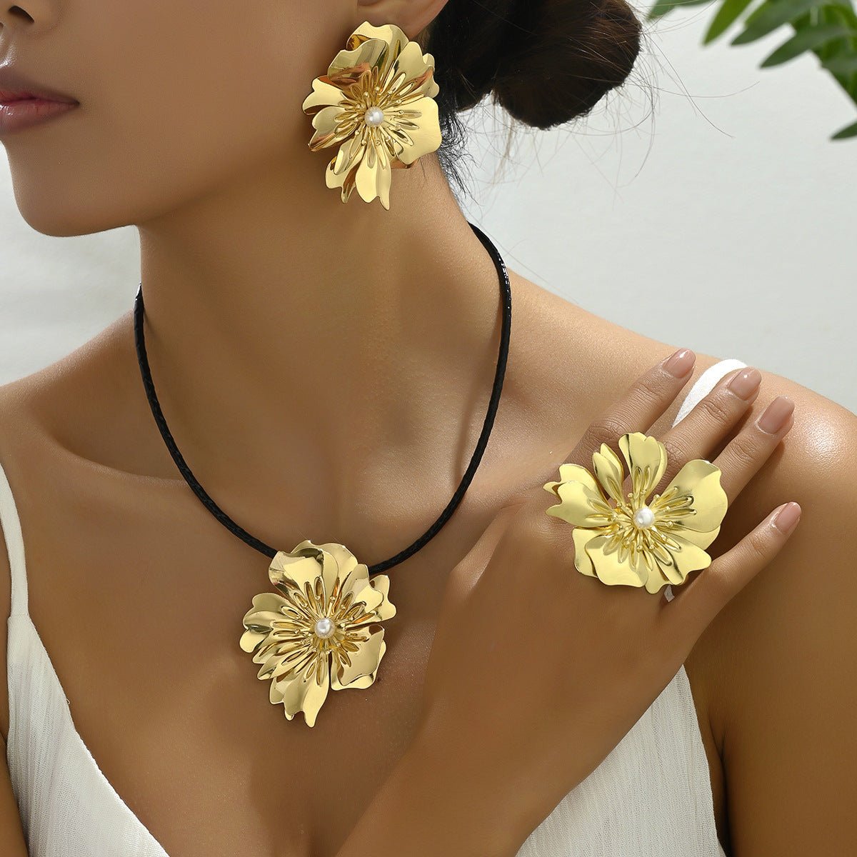Retro Simple Flower Earrings And Necklace Set (Available) - Mom & Kids